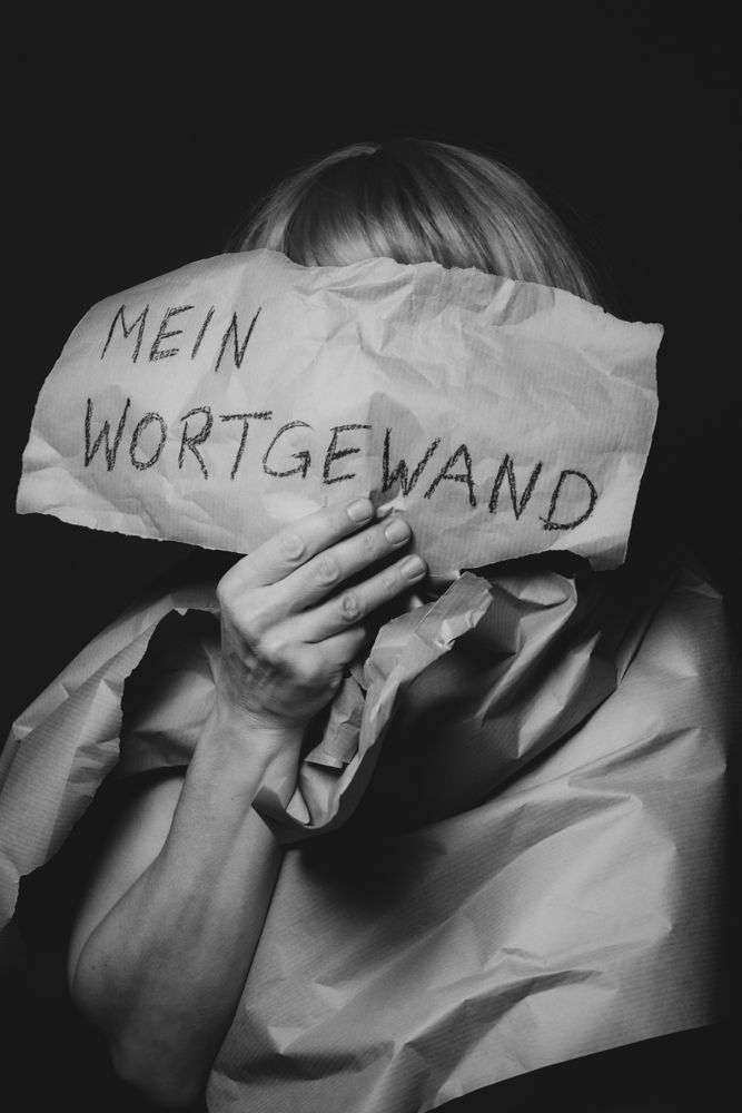 Mein Wortgewand. · Fotografie. · Selbstporträt. Priska Leutenegger